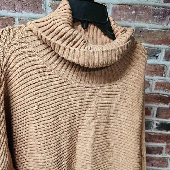 Women's DRRITA Oversized Ribbed Turtleneck Sweater Medium - Picture 2 of 7